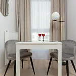 Golden Ursynow By Renters *