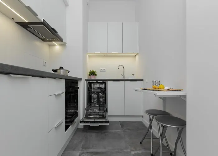 Golden Ursynow By Renters *