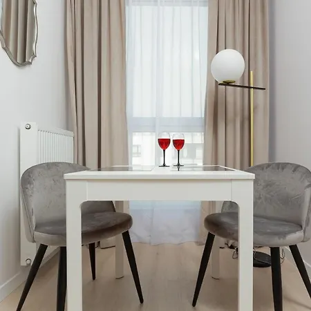Golden Ursynow By Renters *
